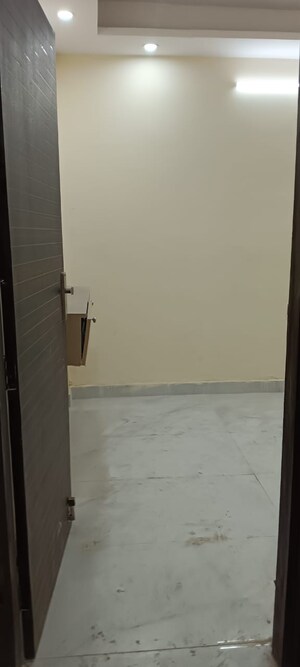 Room in 2 BHK Builder Floor at Krishna Nagar – for Sale