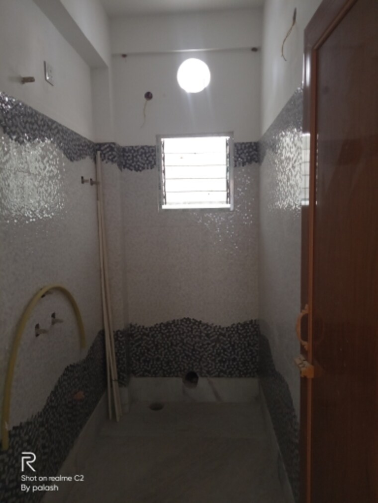 Bathroom, santoshpur 2 Bedroom 800 Sq.Ft. Apartment In Santoshpur Kolkata 8430331