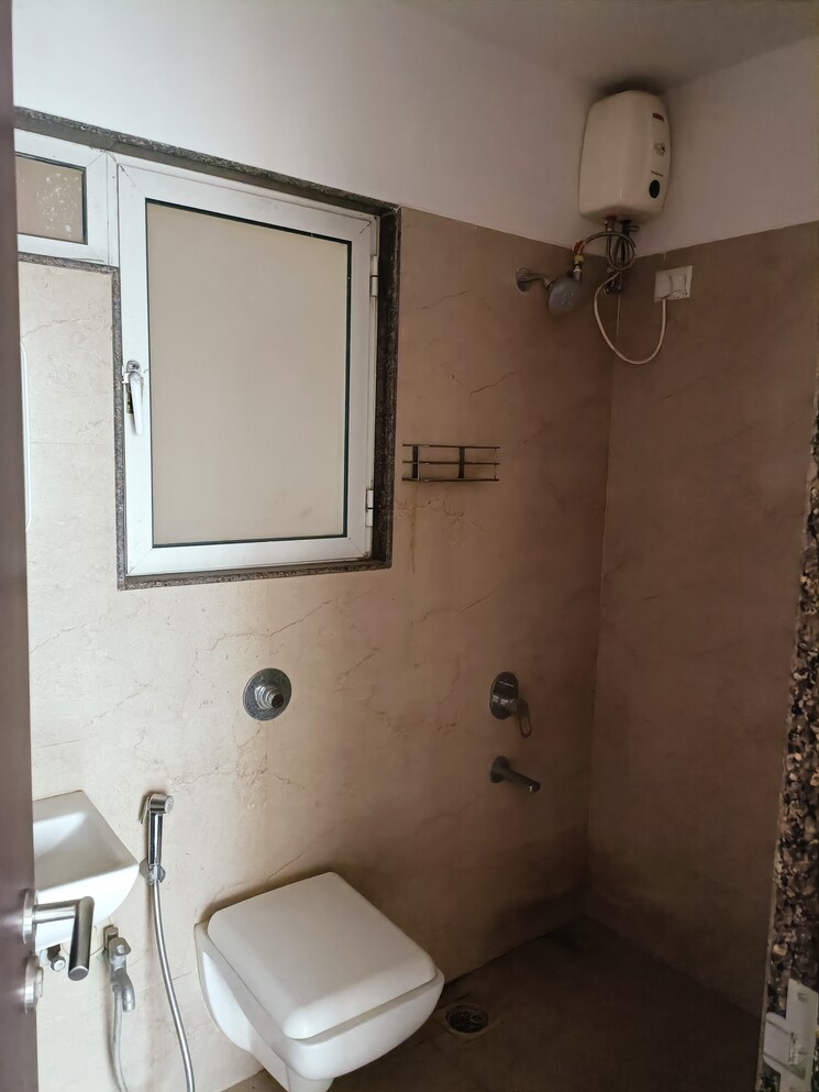 Bathroom, puranik-rumah-bali 1 Bedroom 440 Sq.Ft. Apartment In Ghodbunder Road Thane 8430349