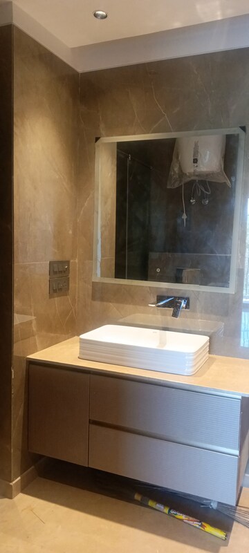 Attached Bathroom in 4 BHK Apartment at DLF The Camellias, Sector 42 – for Sale