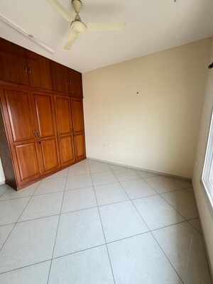 Room in 2 BHK Apartment at Parker White Lily, Sector 8 – for Sale