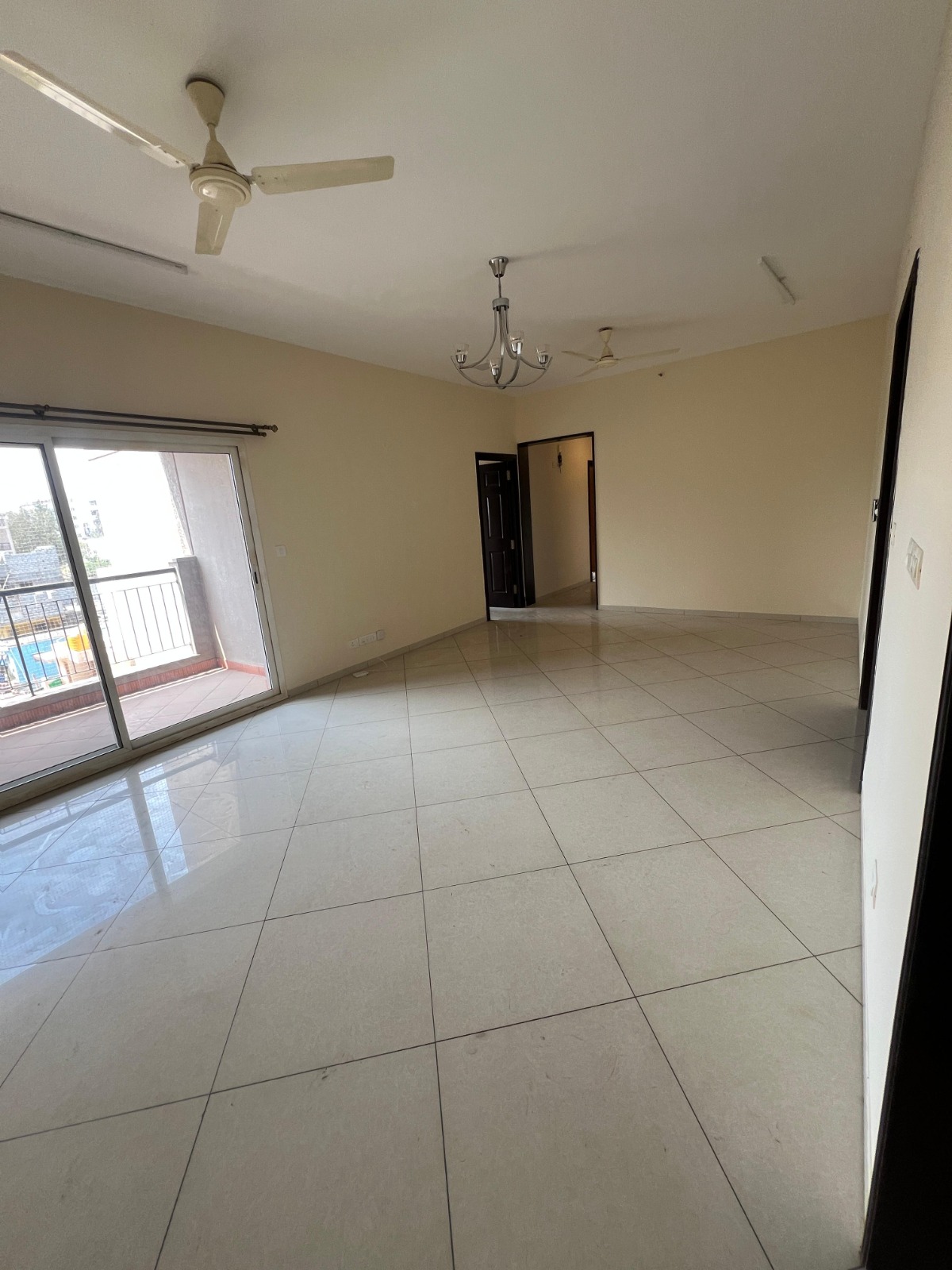 2 BHK Apartment For Sale in Parker White Lily
