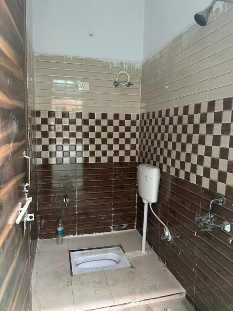 Bathroom, gomti nagar 3 Bedroom 1650 Sq.Ft. Independent House In Gomti Nagar Lucknow 8430551