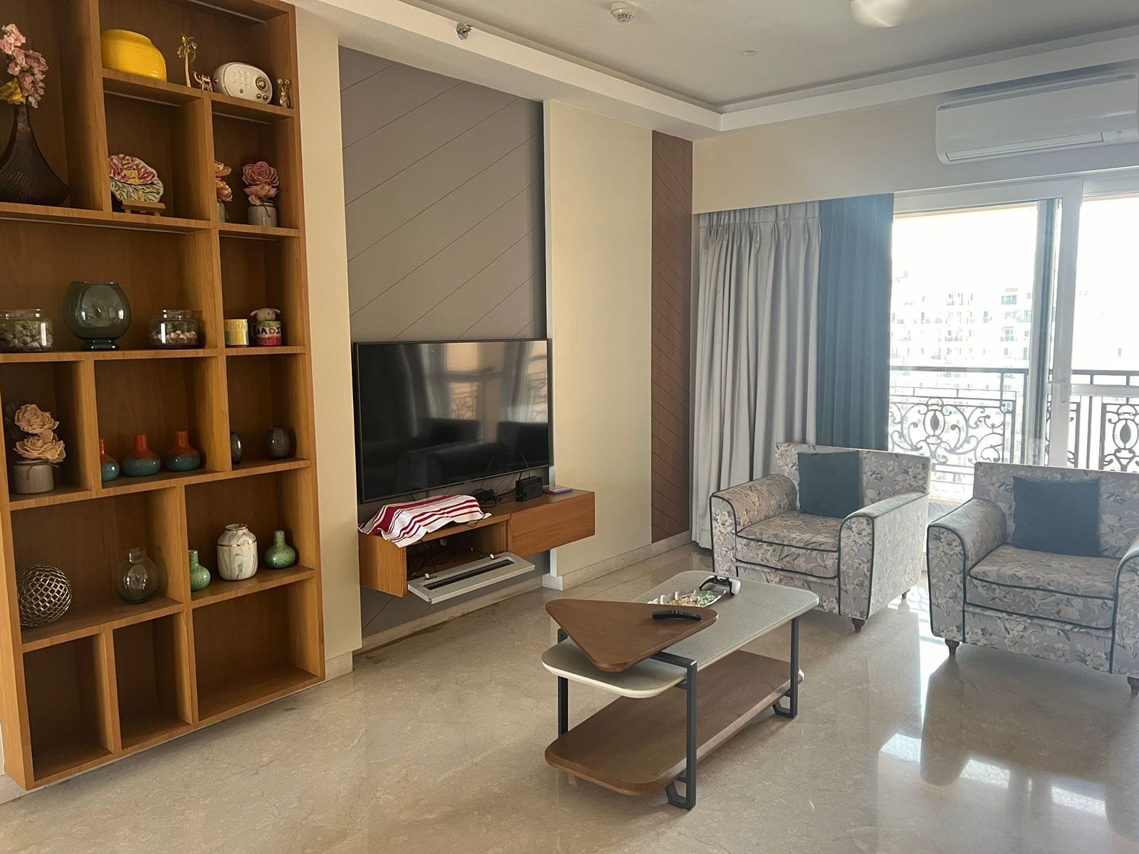 3.5 BHK + Servant Room Apartment For Sale in K Raheja Vistas Premiere
