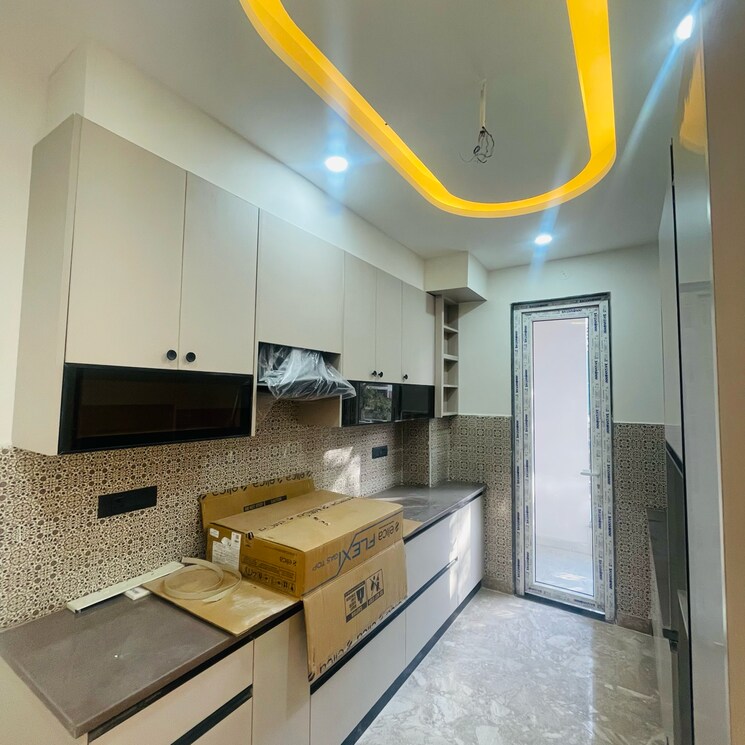 Team Area, huda-market 4 Bedroom 263 Sq.Yd. Builder Floor In Sector 31 Gurgaon 8430627