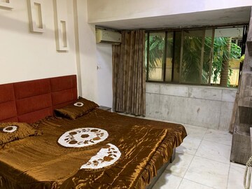 Bedroom in 2 BHK Apartment at Juhu Jivan, Juhu – for Rent