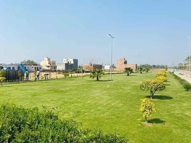Garden, wing-lucknow-greens-plots  1500 Sq.Ft. Plot In Sultanpur Road Lucknow 8430744