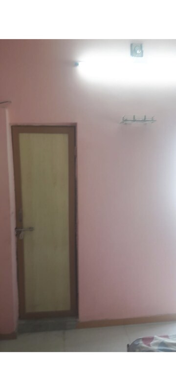 Room in 3 BHK Penthouse at Sunbeach Dev Residency, Sabarmati – for Rent