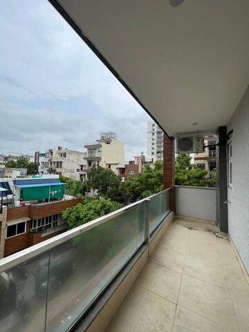 Balcony in 1 BHK Builder Floor at Ansal Sushant Apartments, Sushant Lok I – for Rent