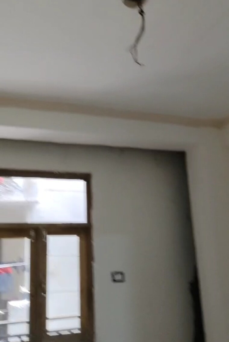 Room, sector 73 1 Bedroom 550 Sq.Ft. Builder Floor In Sector 73 Noida 8430754