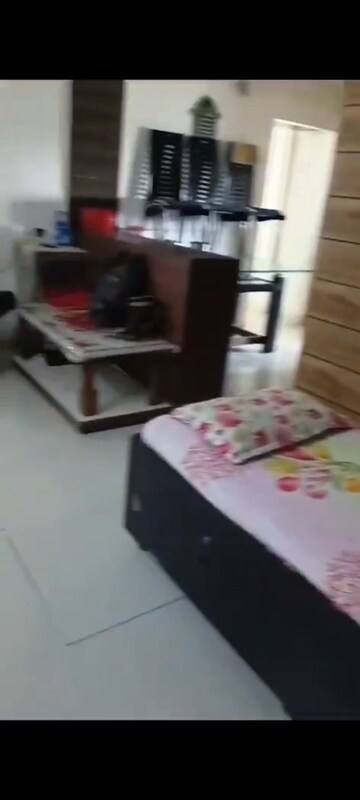 Room in 2 BHK Apartment at Agrawal Apartment, Satellite – for Rent