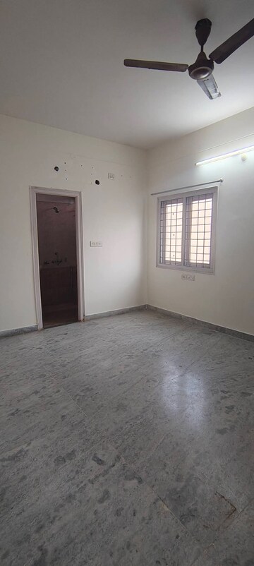 Room in 2 BHK Apartment at Begumpet – for Rent