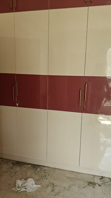 Room in 3 BHK Apartment at Tata Eureka Park, Sector 150 – for Rent