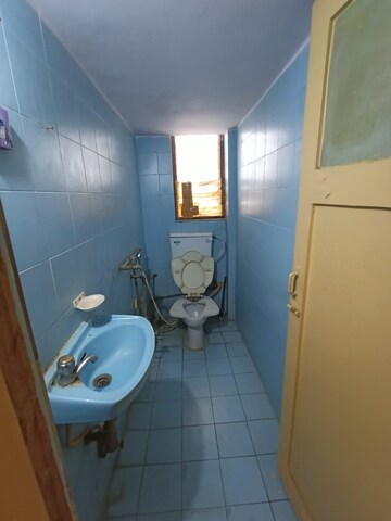 Bathroom in 1 BHK Apartment at Kamlesh Apartment, Andheri East – for Rent