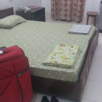 Bedroom in 2 BHK Builder Floor at DLF Vibhuti Khand, Gomti Nagar – for Rent