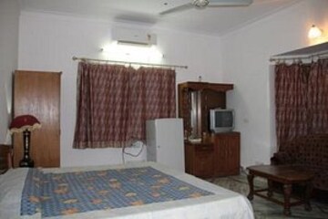 Bedroom in 2 BHK Builder Floor at DLF Vibhuti Khand, Gomti Nagar – for Rent