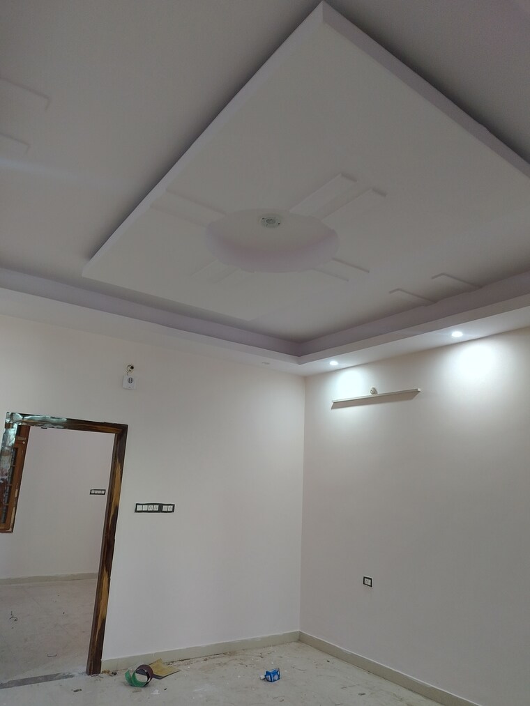 undefined, gomti nagar 6 Bedroom 1250 Sq.Ft. Independent House In Gomti Nagar Lucknow 8430849