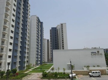 2.5 BHK Apartment For Rent in Experion Capital, Gomti Nagar