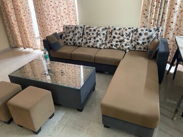 Living Room in 2.5 BHK Apartment at Experion Capital, Gomti Nagar – for Rent