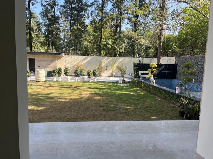 Exterior View, dera mandi 5 Bedroom 1000 Sq.Yd. Villa In Dera Mandi Delhi 8430871