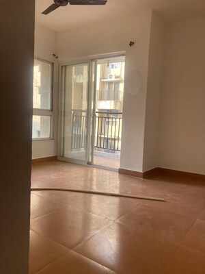 Room in 1 BHK Apartment at DB Realty Orchid Ozone, Dahisar East – for Sale