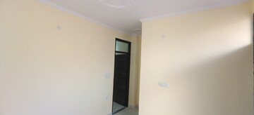Room in 2 BHK Builder Floor at Dwarka Mor – for Rent