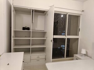 Room in 1 BHK Apartment at Lodha Amara, Kolshet Road – for Sale