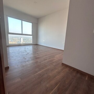 Room in 3 BHK Apartment at Conscient Hines Elevate, Sector 59 – for Sale