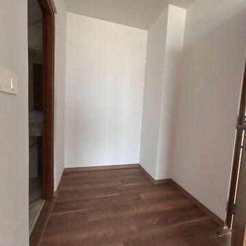 Room in 3 BHK Apartment at Conscient Hines Elevate, Sector 59 – for Sale