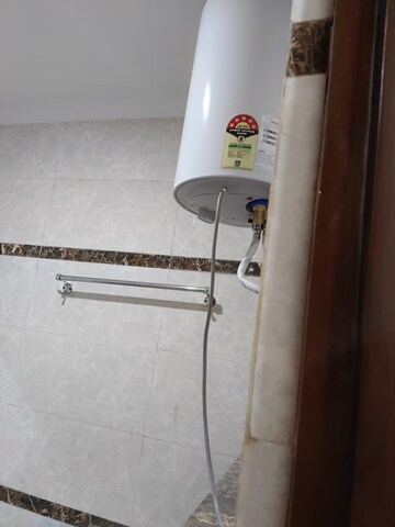 Bathroom in 3 BHK Builder Floor at Sector 43 – for Rent