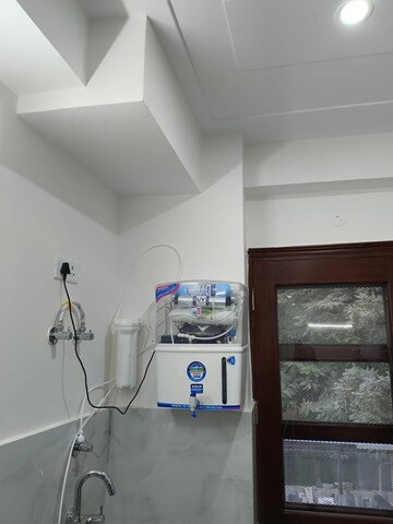 Furnished Amenities in 3 BHK Builder Floor at Sector 43 – for Rent