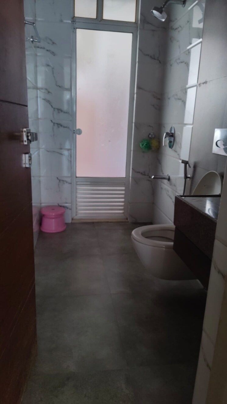 Bathroom, nahar-amrit-shakti-yvonne 2 Bedroom 950 Sq.Ft. Apartment In Chandivali Mumbai 8431025