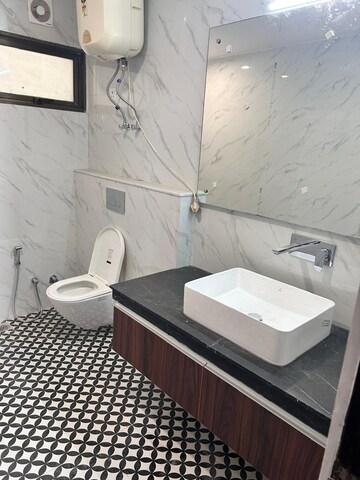 Bathroom in 3.5 BHK Apartment at Orchid Island, Sector 51 – for Rent