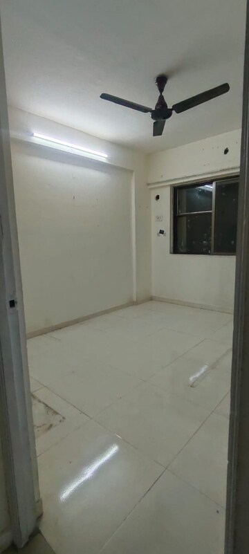 Room in 2 BHK Apartment at Raj Paradise B Wing CHS Ltd, Andheri East – for Rent