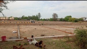  Plot For Sale in Safedabad