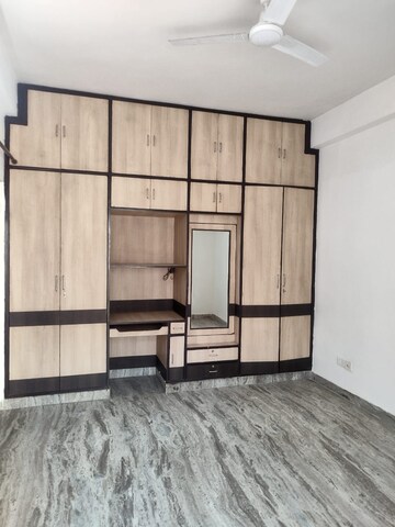 Room in 2 BHK Builder Floor at Sector 28 – for Rent
