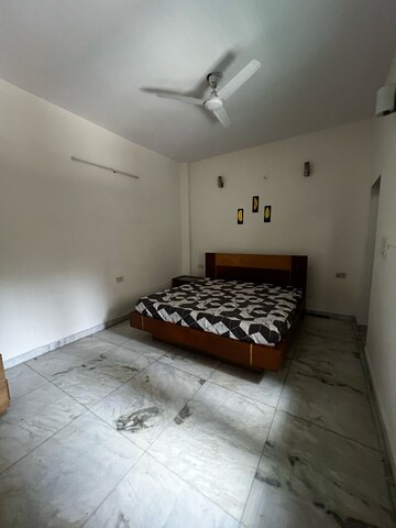 Bedroom in 2 BHK Builder Floor at Sector 26 – for Rent