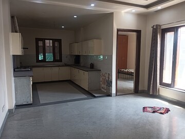 Kitchen in 3 BHK Builder Floor at Gardenia Glory, Sector 46 – for Rent