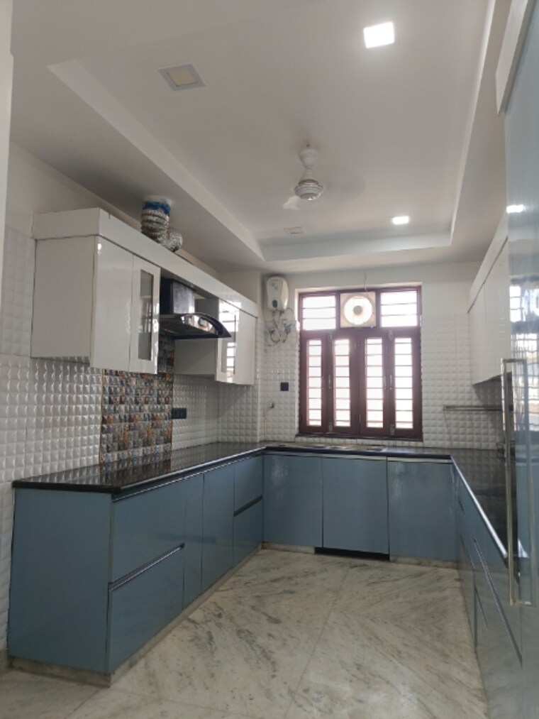 Kitchen, rwa-residential-society-sector-46 3 Bedroom 1800 Sq.Ft. Builder Floor In Sector 46 Gurgaon 8431357