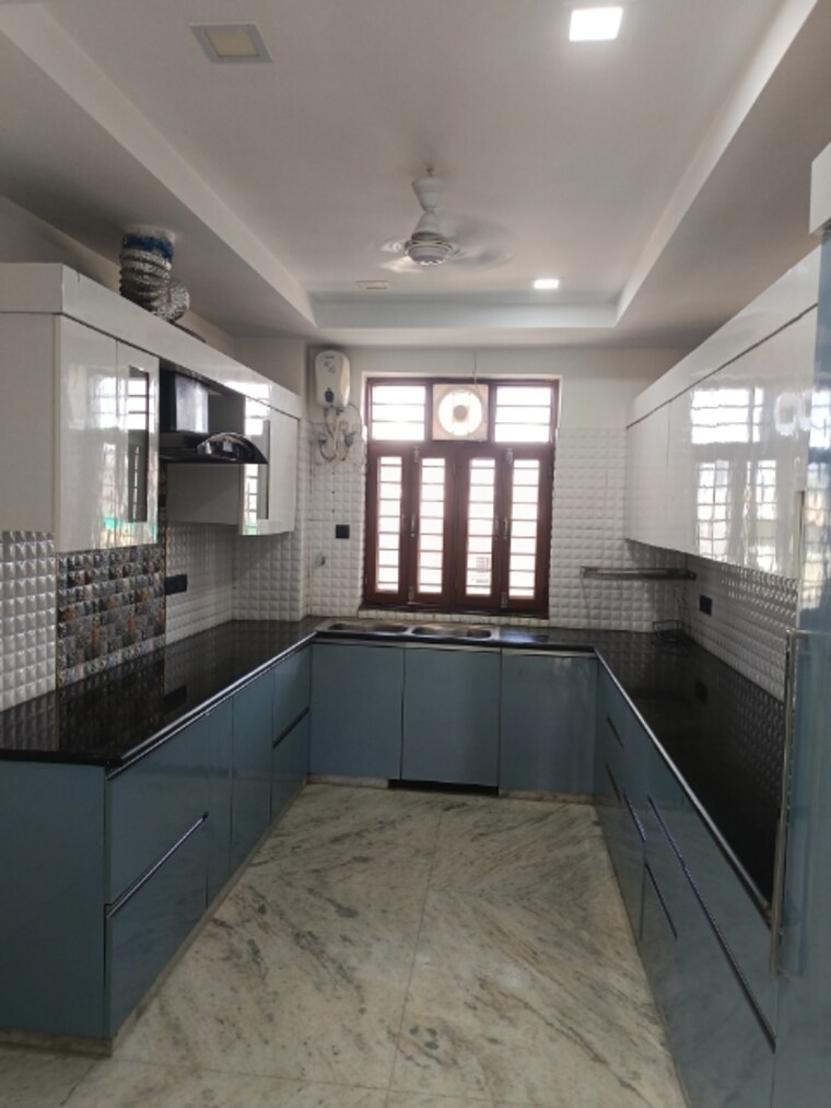 Kitchen, rwa-residential-society-sector-46 3 Bedroom 1800 Sq.Ft. Builder Floor In Sector 46 Gurgaon 8431357