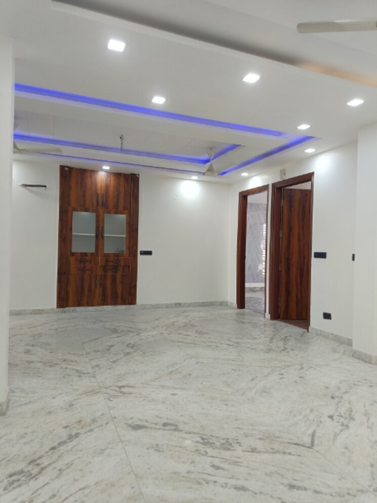 Room, rwa-residential-society-sector-46 3 Bedroom 1800 Sq.Ft. Builder Floor In Sector 46 Gurgaon 8431357