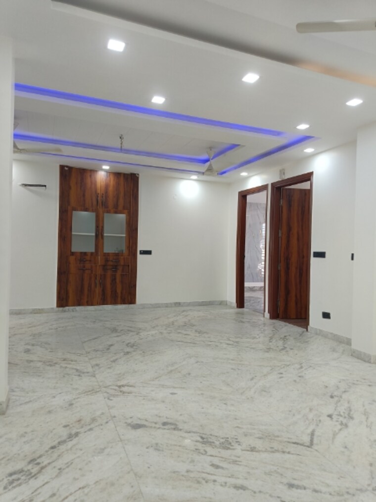 Room, rwa-residential-society-sector-46 3 Bedroom 1800 Sq.Ft. Builder Floor In Sector 46 Gurgaon 8431357