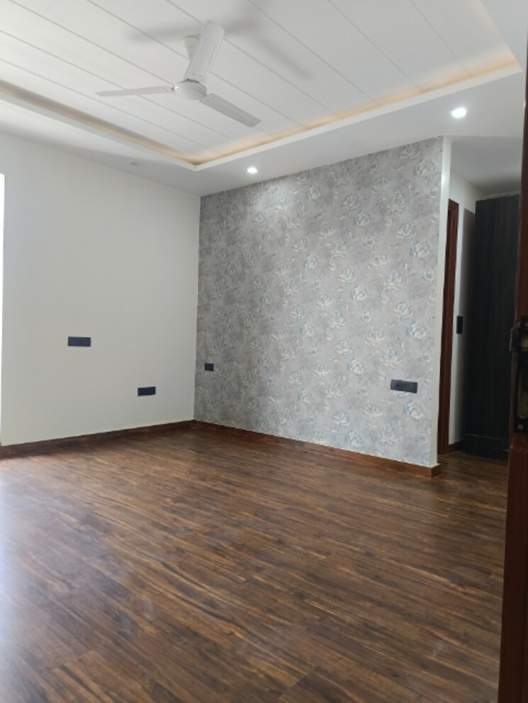 Room, rwa-residential-society-sector-46 3 Bedroom 1800 Sq.Ft. Builder Floor In Sector 46 Gurgaon 8431357
