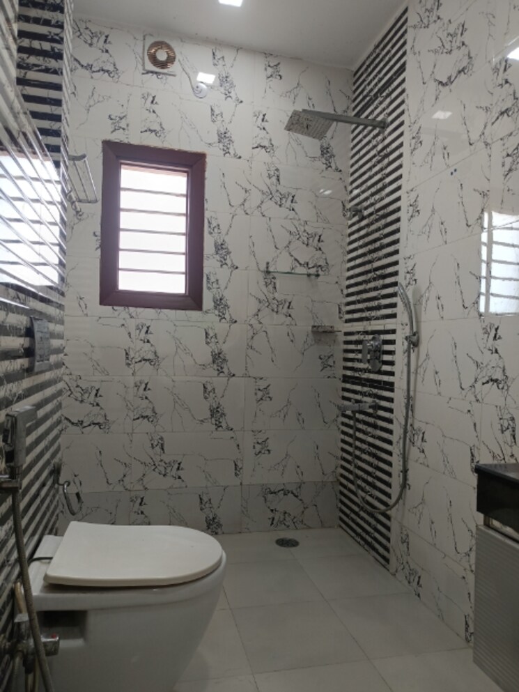 Bathroom, rwa-residential-society-sector-46 3 Bedroom 1800 Sq.Ft. Builder Floor In Sector 46 Gurgaon 8431357