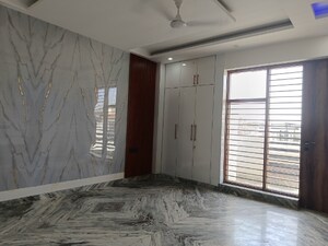 Room in 3 BHK Builder Floor at RWA Residential Society Sector 46, Sector 46 – for Sale