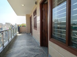 Room in 3 BHK Builder Floor at RWA Residential Society Sector 46, Sector 46 – for Sale