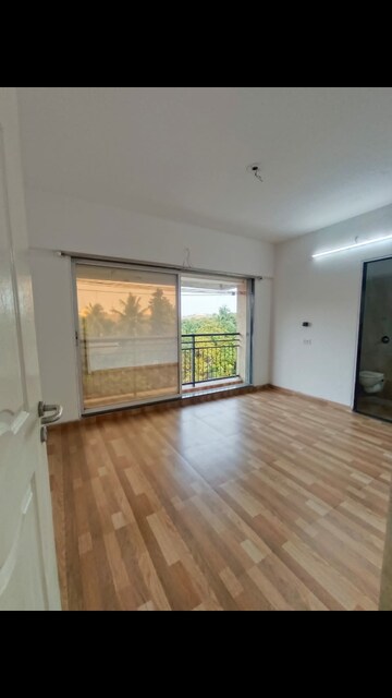 Room in 2 BHK Apartment at Laxcon Plaza, Nerul – for Rent