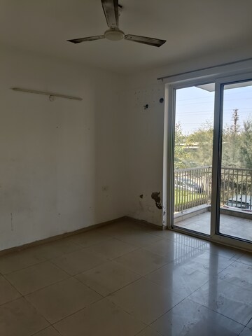 Room in 3 BHK Apartment at Sushma Crescent, Dhakoli Village – for Rent