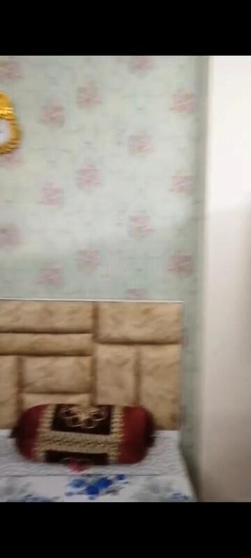 Furnished Amenities in 3.5 BHK Apartment at Amrapali Platinum, Sector 119 – for Sale