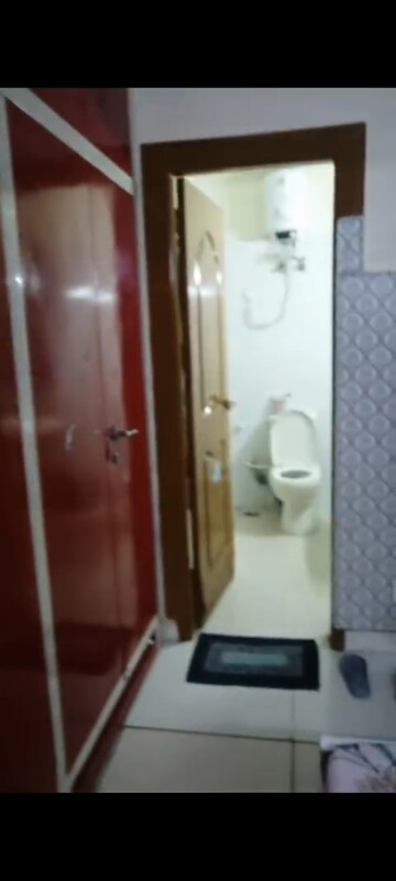 Bathroom in 3.5 BHK Apartment at Amrapali Platinum, Sector 119 – for Sale